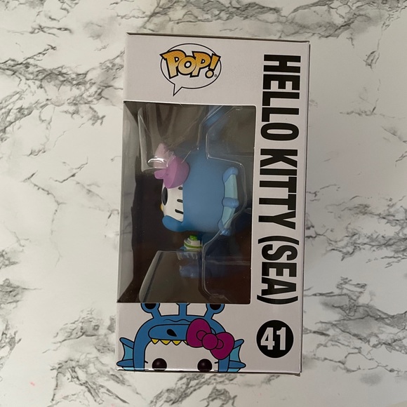 Hello Kitty Funko Pop 41 - Picture 4 of 8